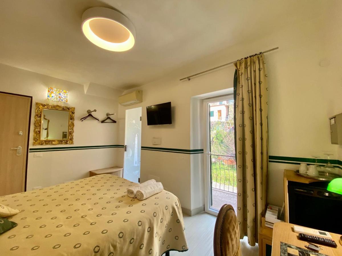 Giovanni Rooms Манарола Экстерьер фото